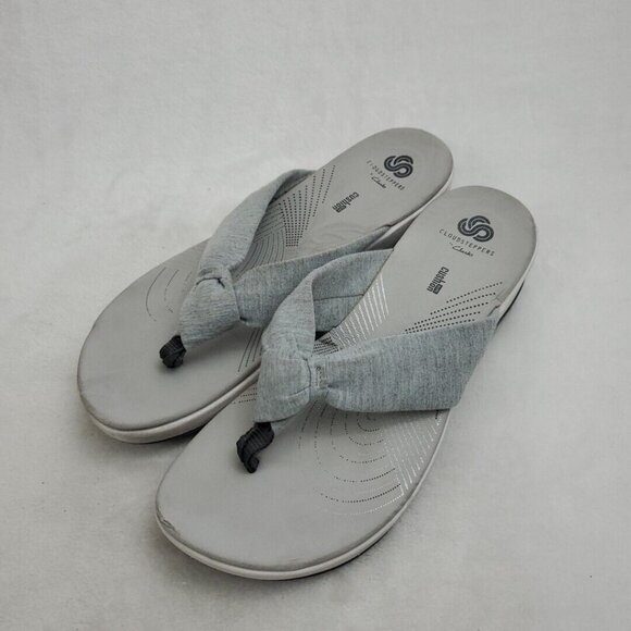 Clarks Cloudstepper Flip Flop Sandals Womens Size 9 Gray Fabric Slip On Comfort - Picture 1 of 8